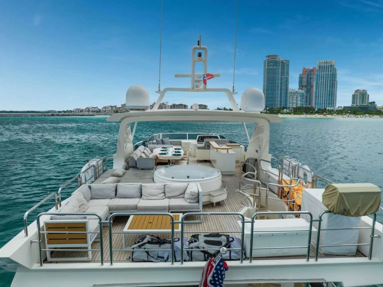 Verhuur Jacht in Bahama's - Azimut Sky