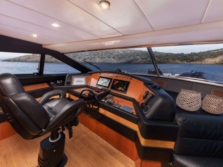 Huur een Ferretti ANNOUKA in Athene