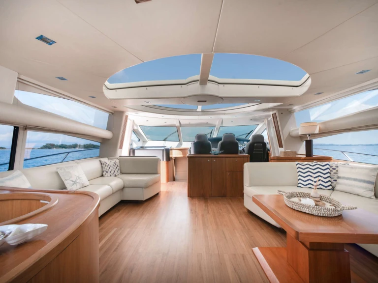 Huur een Sunseeker PHOENIX in Gouviá