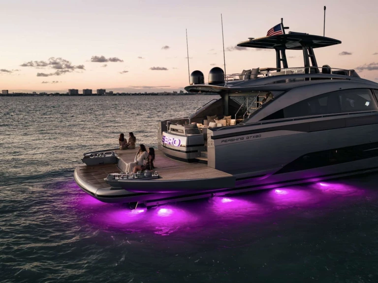 Huur Jacht met of zonder schipper Pershing in Suffolk County