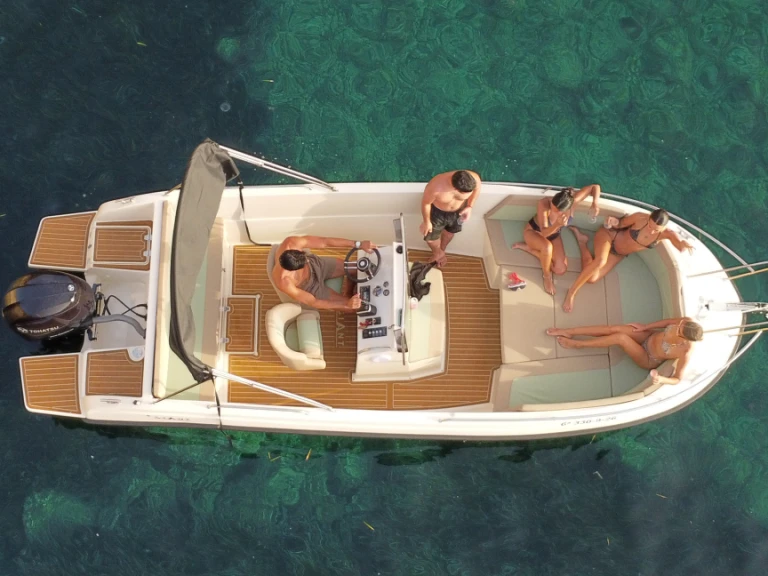 Motorboot te huur in Sant Antoni de Portmany voor de beste prijs