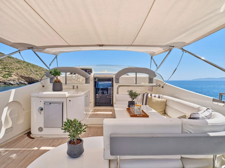 Bootverhuur Ferretti APEΙRON BLUE in Lávrio via SamBoat
