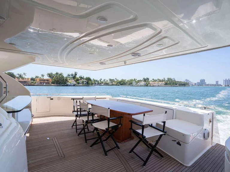 Bootverhuur Ferretti Twe11ve in Miami via SamBoat