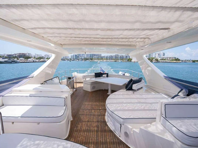 Huur Jacht met of zonder schipper Ferretti in Miami