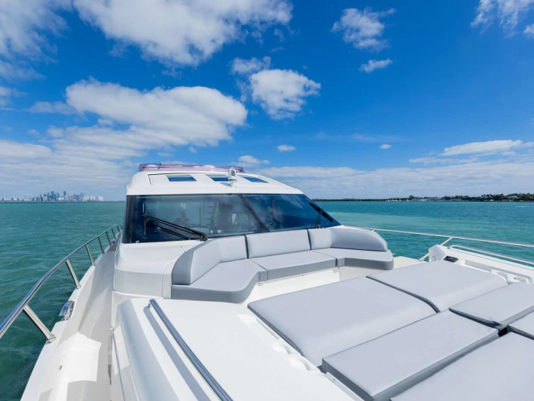 Princess Viking Snowbird te huur van particulier of professional in Miami