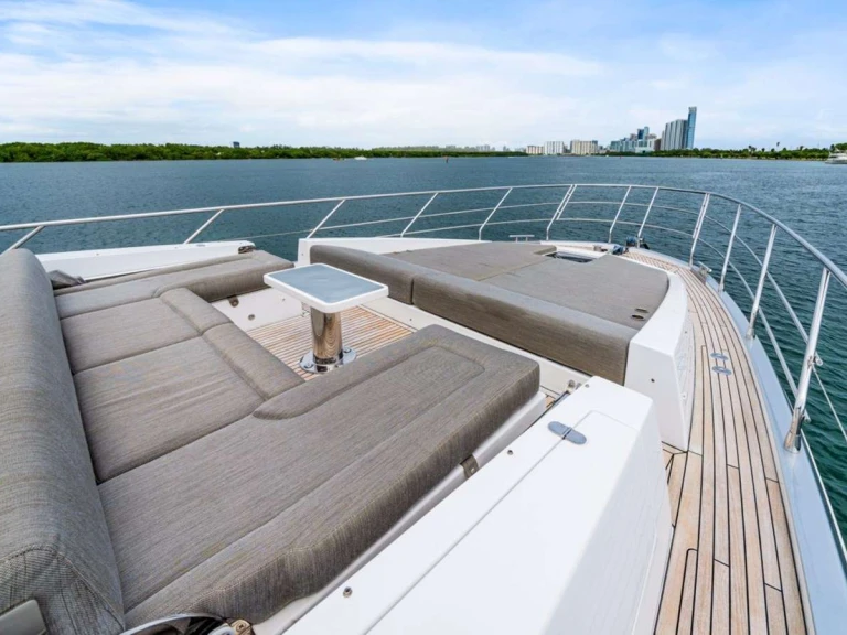 Azimut Water You Doing te huur van particulier of professional in Miami
