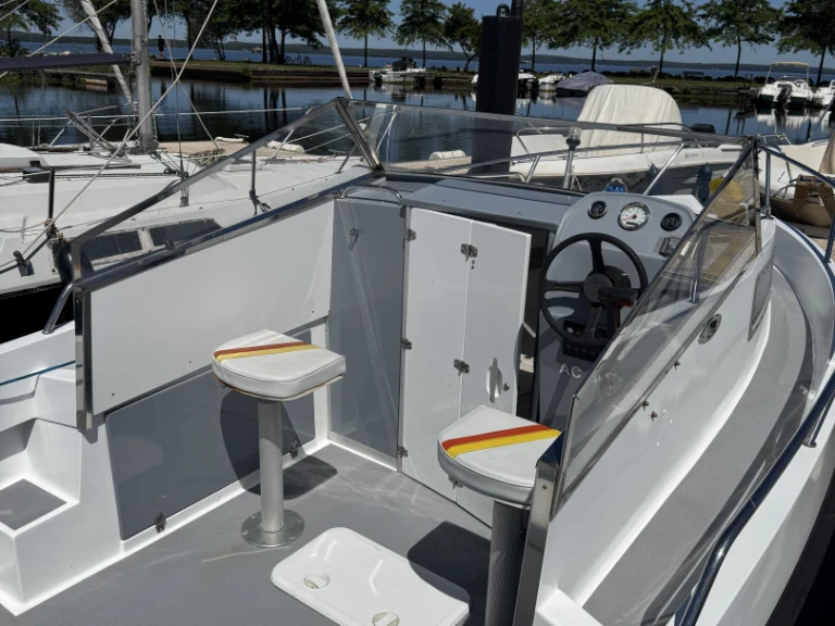 Motorboot te huur in Biscarrosse voor de beste prijs
