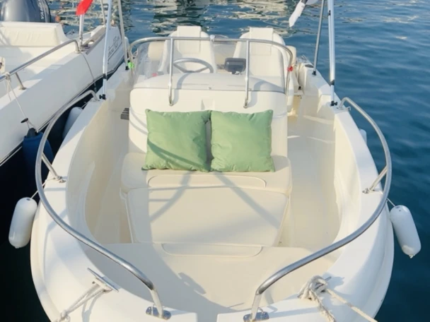 Huur Motorboot met of zonder schipper Jeanneau in Mandelieu-la-Napoule