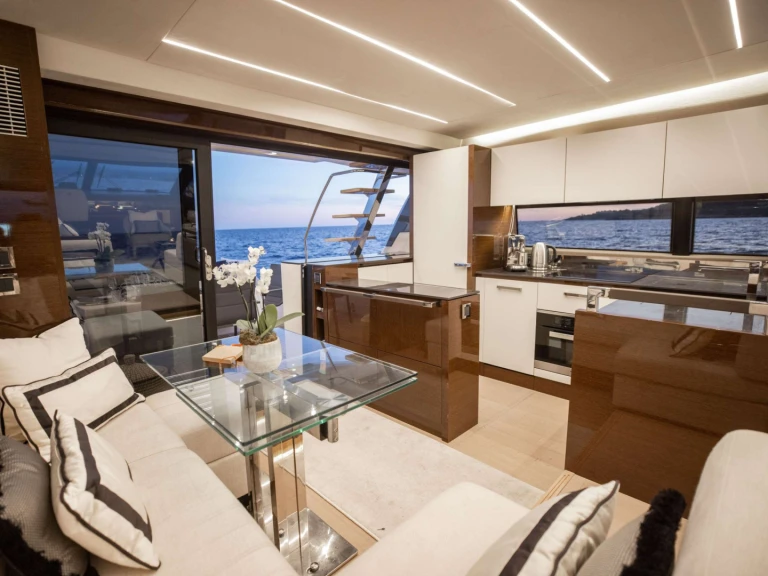 Huur een Prestige Yachts Romy One in Provence-Alpes-Côte d'Azur