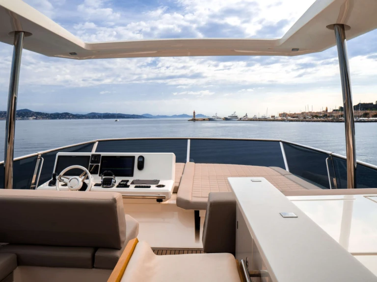 Verhuur Jacht in Provence-Alpes-Côte d'Azur - Prestige Yachts Romy One