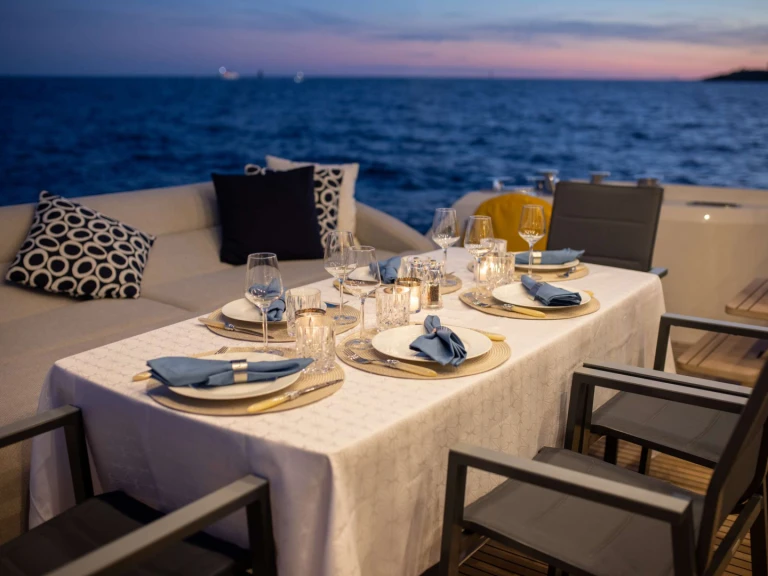 Jacht te huur in Provence-Alpes-Côte d'Azur voor de beste prijs