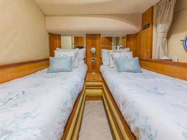 Azimut EVOLUTION te huur van particulier of professional in Griekenland