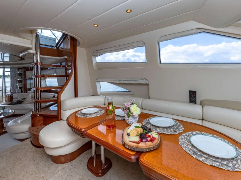 Huur Jacht met of zonder schipper Azimut in Miami