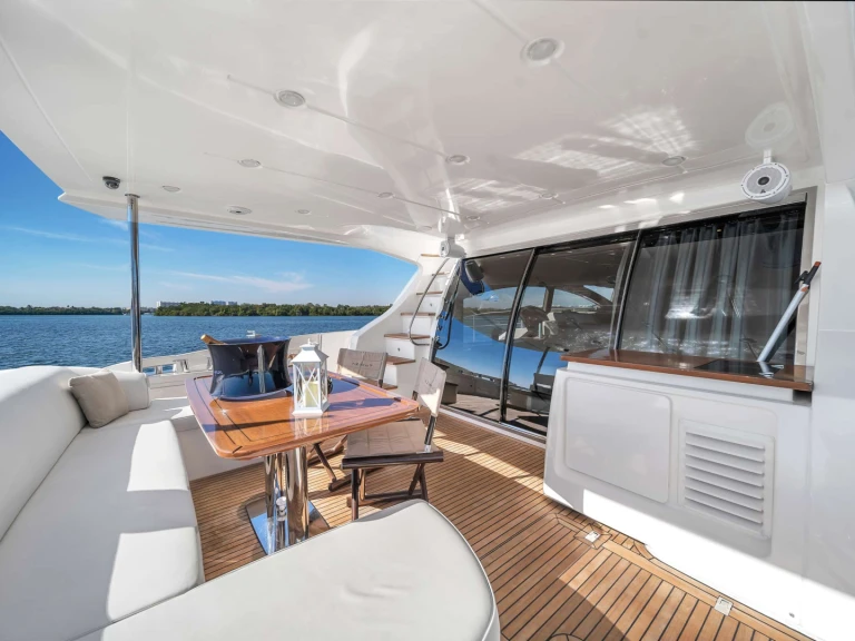 Huur een Azimut LUPO II in Sunny Isles Beach