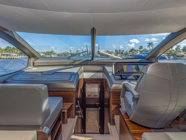 Huur een Sunseeker HIGH ROLLER in Sag Harbor