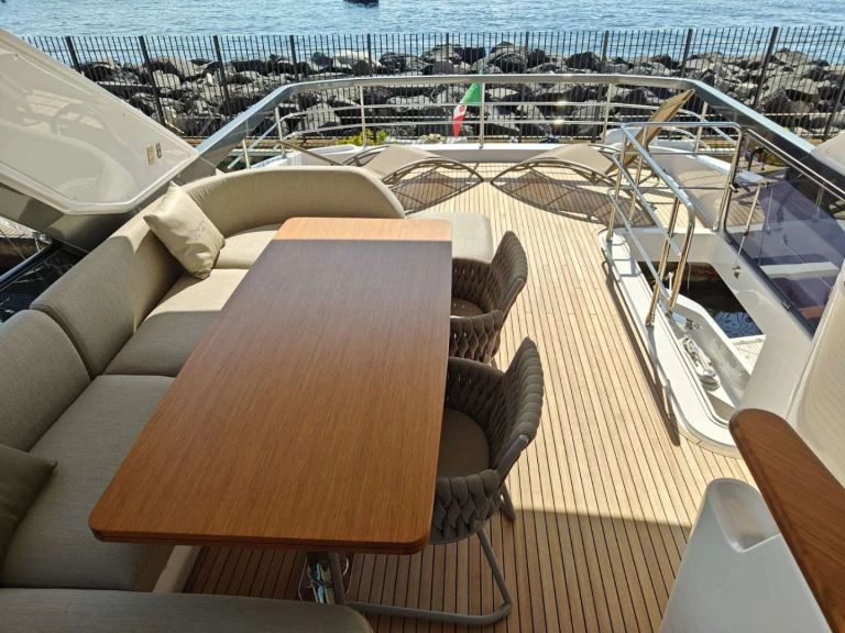 Bootverhuur Azimut ARAGREV 4 in Napels via SamBoat