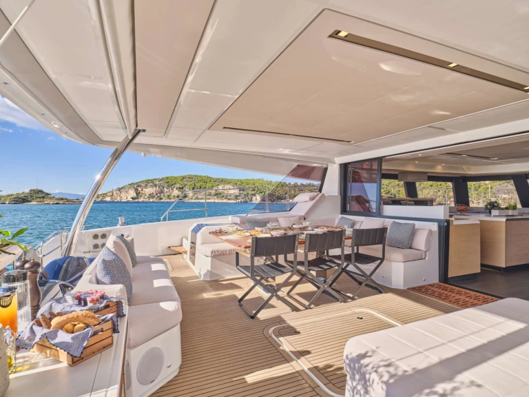 Verhuur Jacht Fountaine Pajot met vaarbewijs