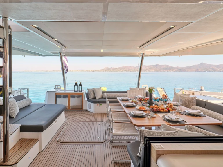 Jacht te huur in Piraeus voor de beste prijs