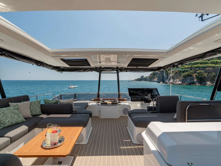 Fountaine Pajot CORE te huur van particulier of professional in Salerno