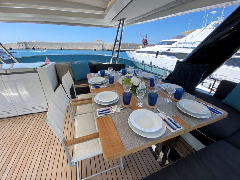 Bootverhuur Lagoon LA FREGATE in Split via SamBoat