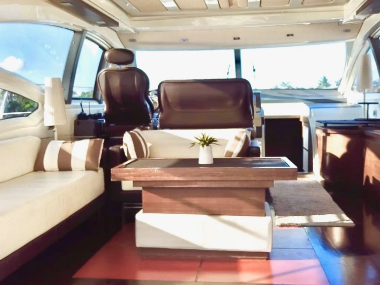Huur Jacht met of zonder schipper Azimut in Bahama's