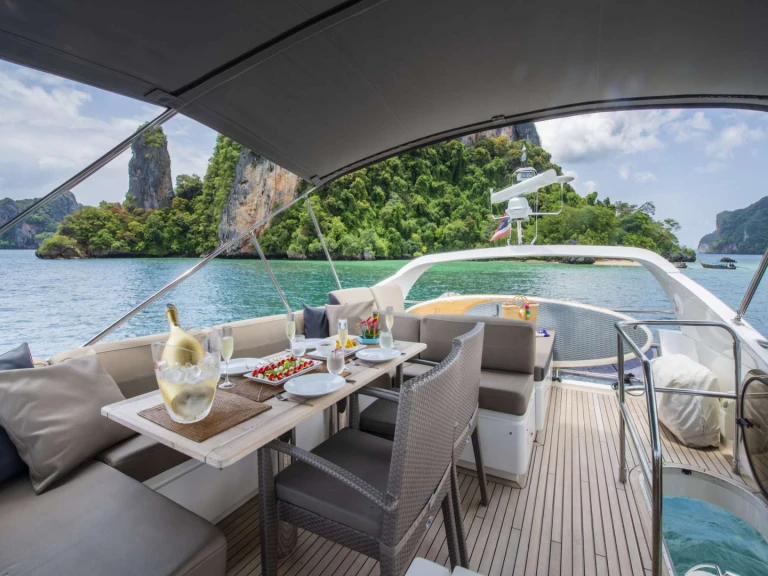 Huur een Princess, UK MAYAVEE in Phuket