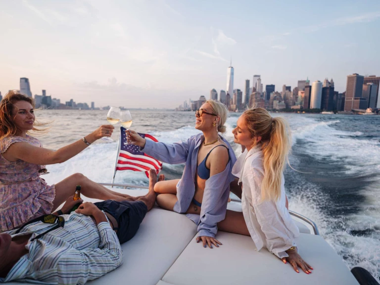Huur een Princess Viking Searenity in Freeport