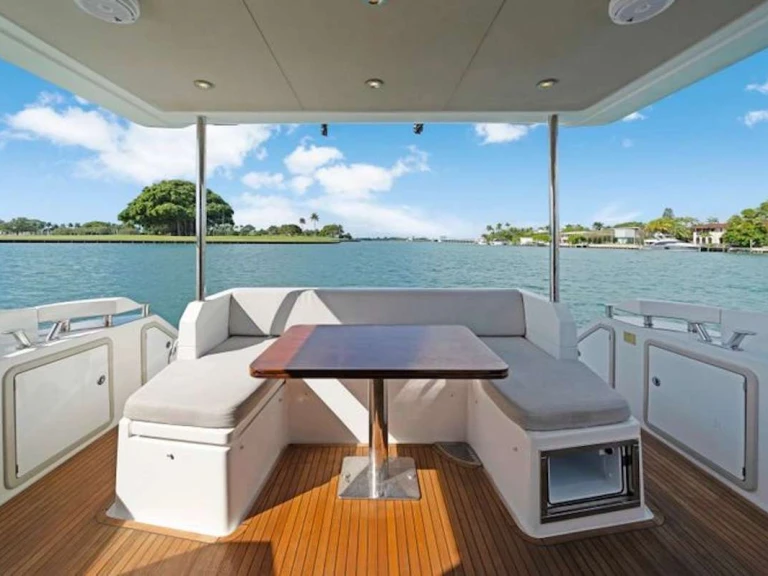 Azimut Kilauea te huur van particulier of professional in Miami