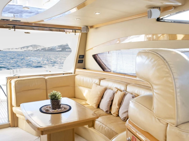 Bootverhuur Ferretti ARABELLA in Mykonos (Island) via SamBoat