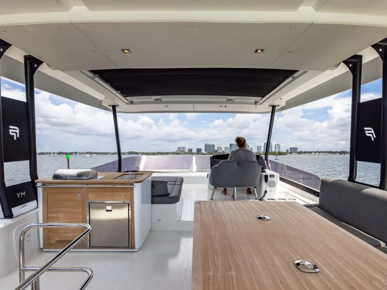 Verhuur Jacht Fountaine Pajot met vaarbewijs