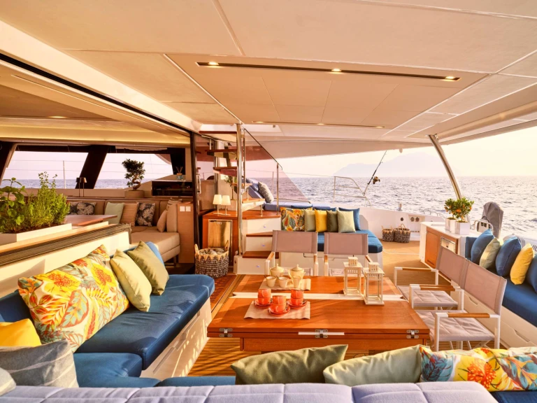 Bootverhuur Fountaine Pajot APHAEA in Néa Péramos via SamBoat