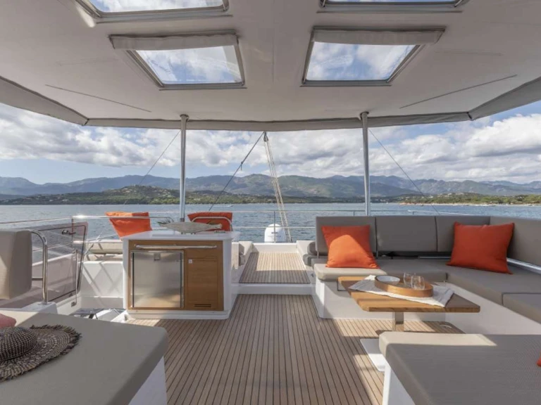Verhuur Jacht Fountaine Pajot met vaarbewijs