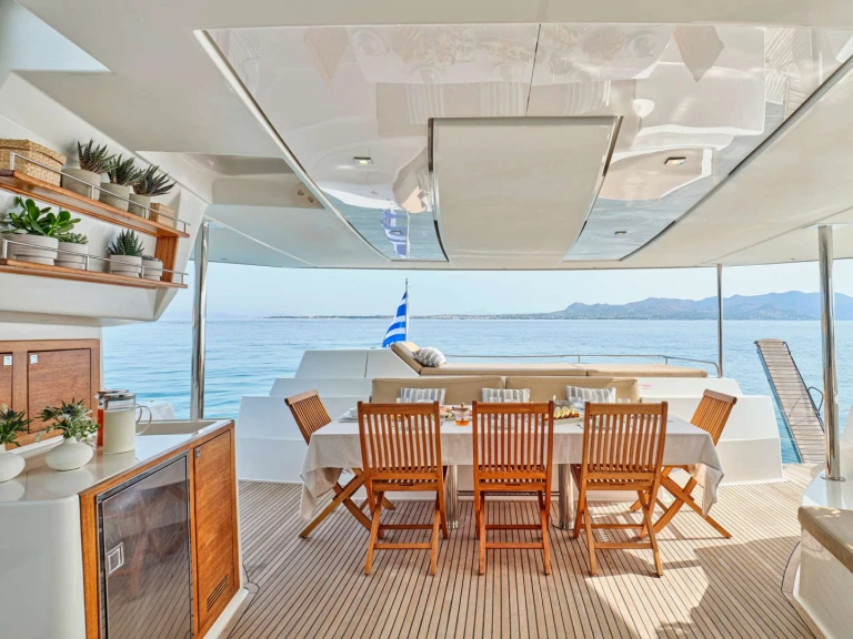 Fountaine Pajot HIGH FIVE te huur van particulier of professional in Néa Péramos