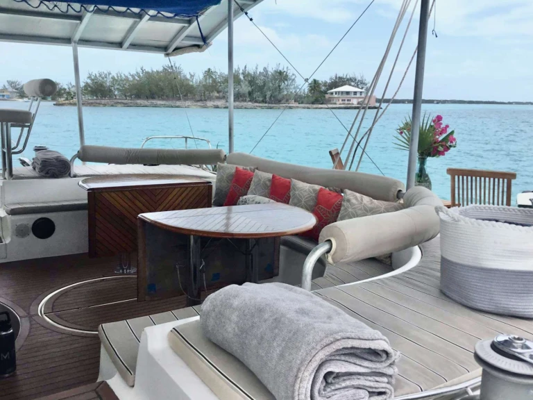 Verhuur Jacht Fountaine Pajot met vaarbewijs