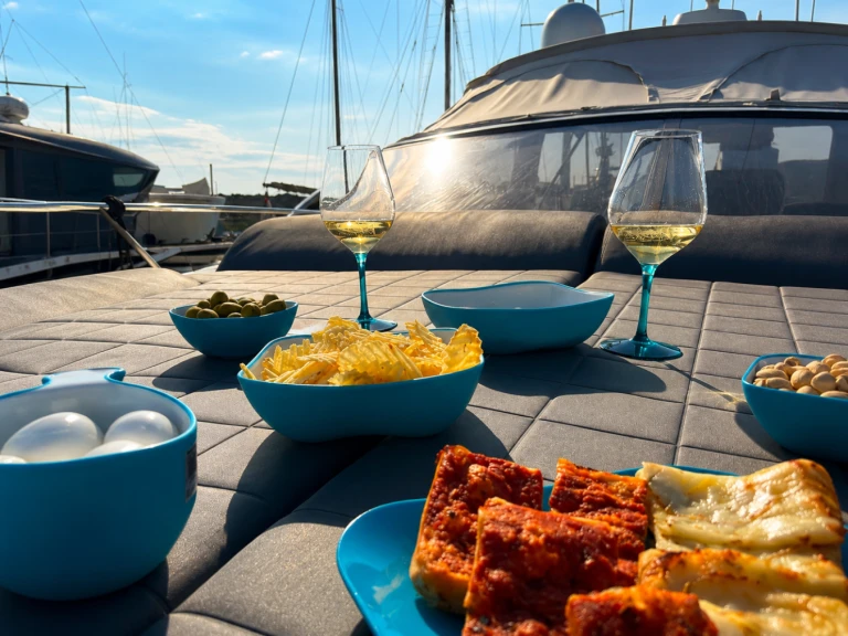 Bootverhuur Napels goedkoop Princess V55