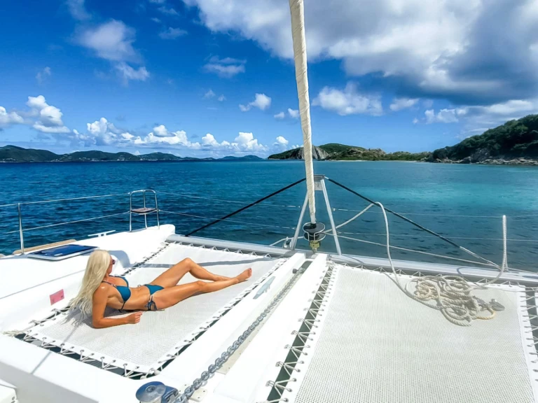 Lagoon NEON MOON te huur van particulier of professional in Tortola