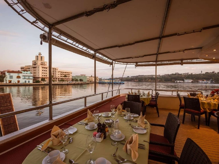 Jacht te huur in Papeete voor de beste prijs