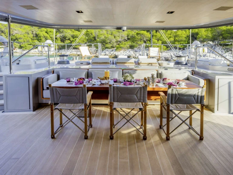 Verhuur Jacht Perini Navi met vaarbewijs