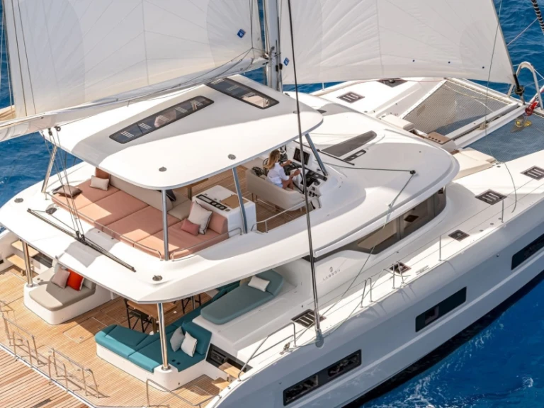Verhuur Catamaran Lagoon met vaarbewijs