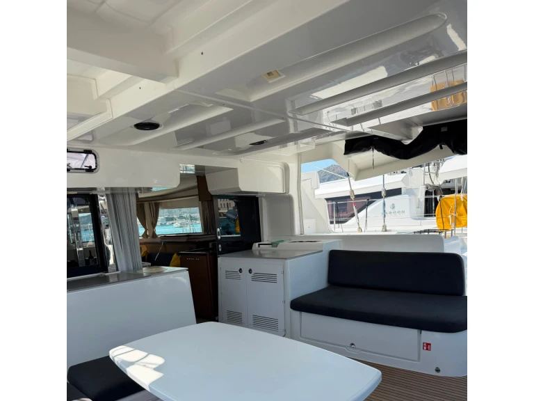 Bootverhuur Trogir goedkoop Lagoon 46