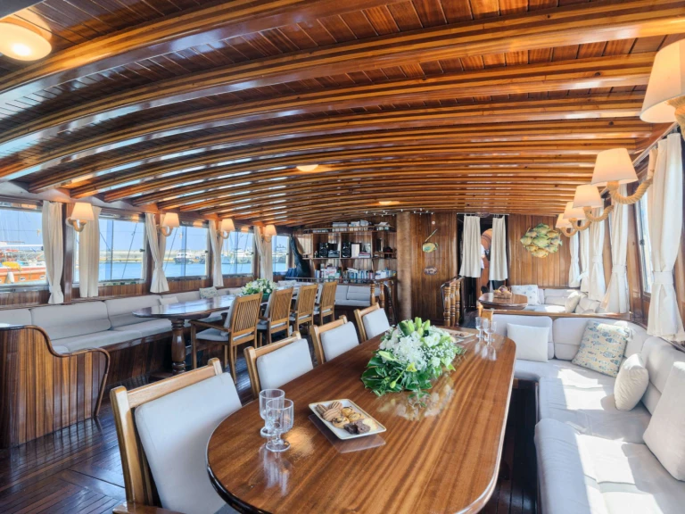 Custom Gulet-Motor Sailor THALASSA te huur van particulier of professional in Piraeus