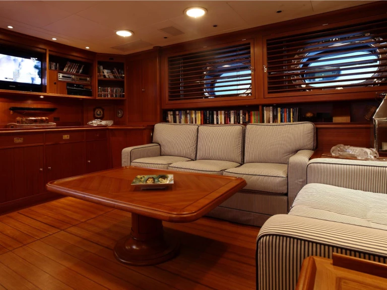 Bootverhuur Perini Navi HERITAGE M in Napels via SamBoat