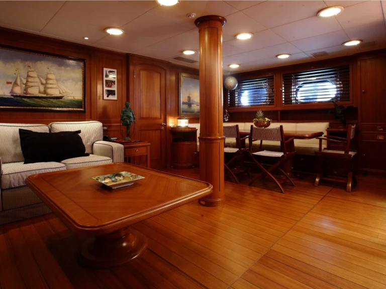 Huur Jacht met of zonder schipper Perini Navi in Napels