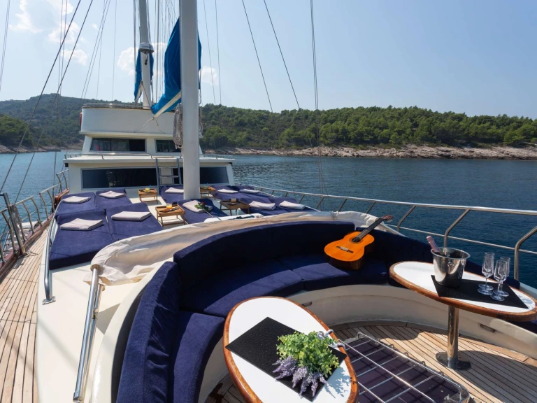 Custom Saint Luca te huur van particulier of professional in Split
