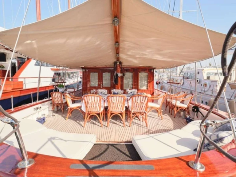 Bootverhuur Custom PAREA in Griekenland via SamBoat