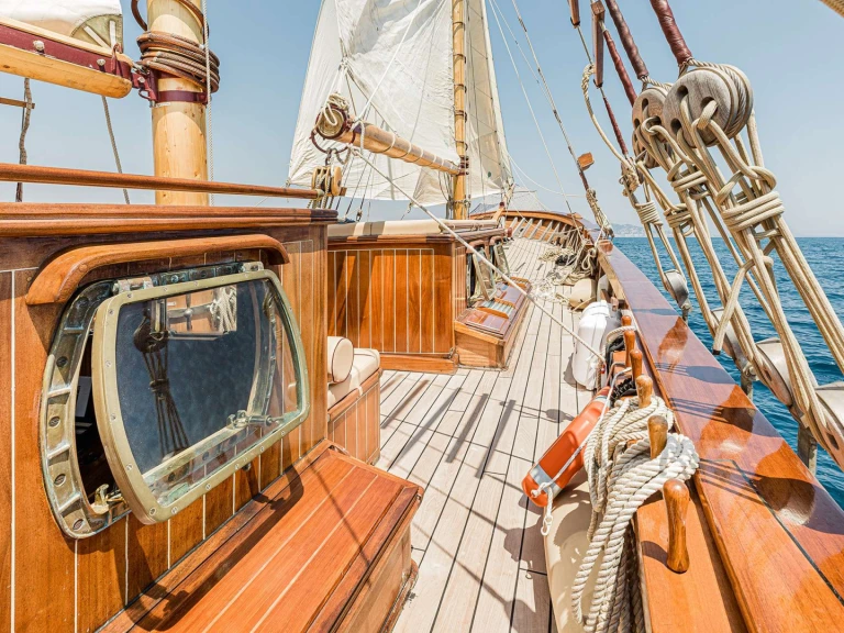 Huur een Schooner O'Remington  in Cannes