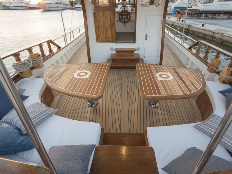 Bootverhuur Álimos goedkoop COSMOS