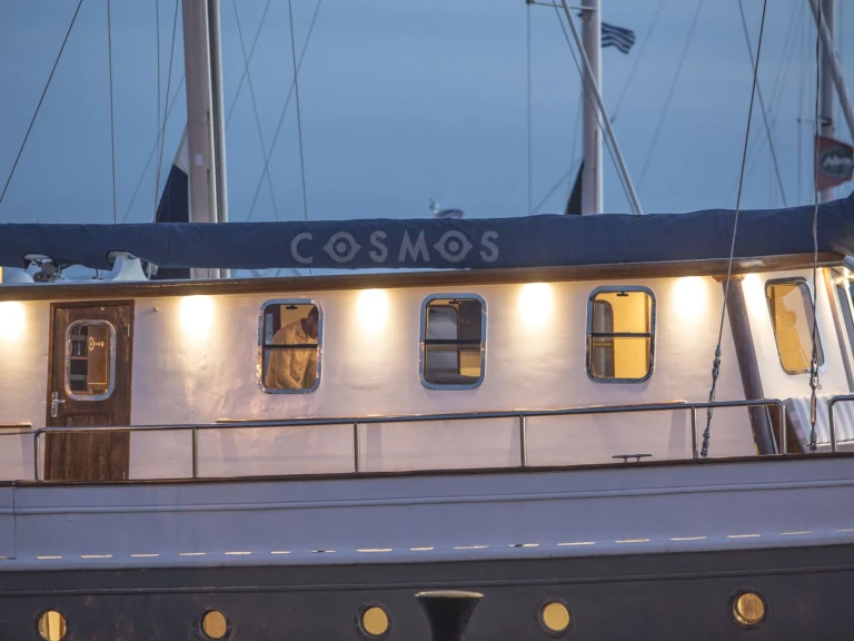Bootverhuur Custom COSMOS in Álimos via SamBoat