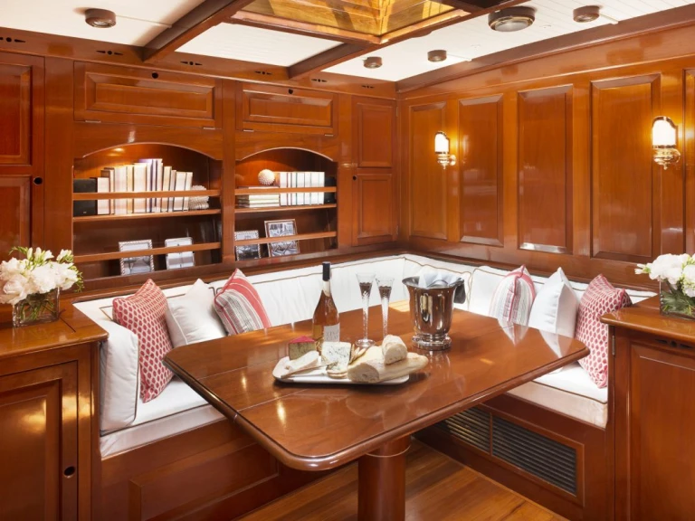 Hinckley NORTHERN STAR te huur van particulier of professional in Sag Harbor