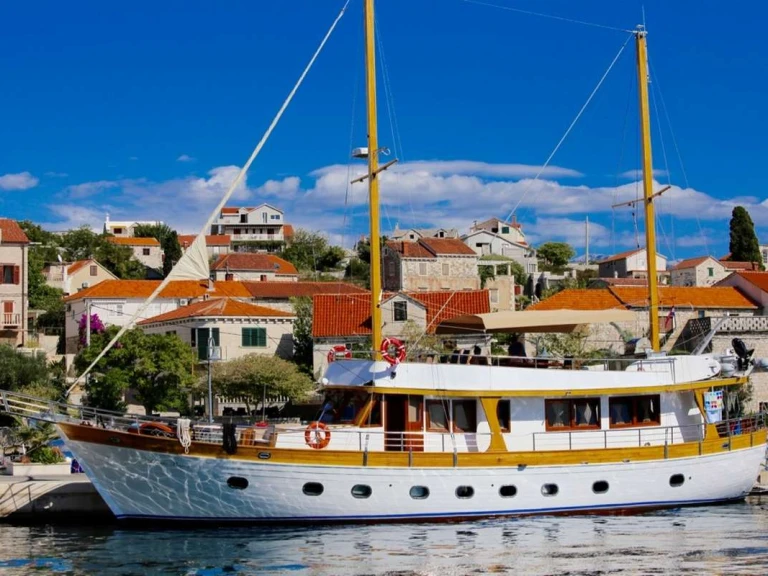 Custom ADRIATIC BREEZE te huur van particulier of professional in Zadar